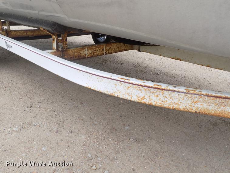 image for item DE1164 2005 Voyager pontoon boat