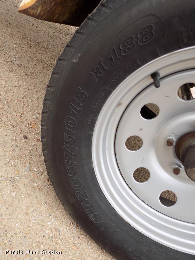 image for item DE1164 2005 Voyager pontoon boat