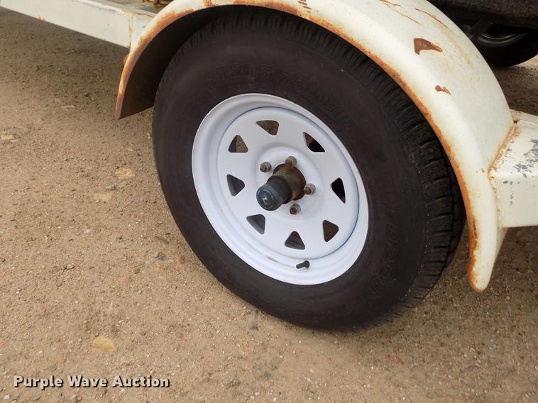 image for item DE1164 2005 Voyager pontoon boat