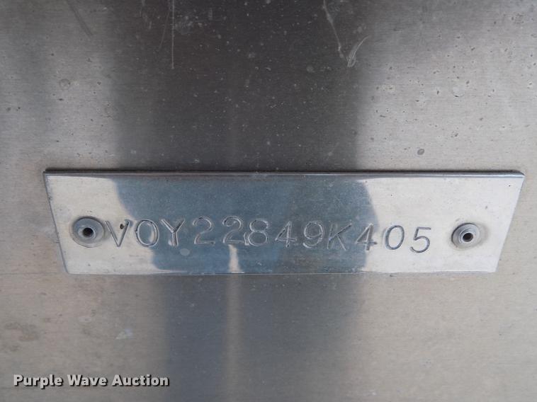 image for item DE1164 2005 Voyager pontoon boat