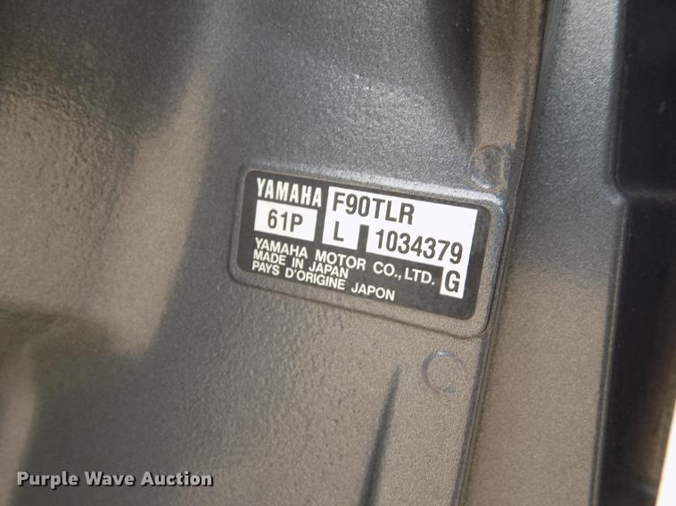 image for item DE1164 2005 Voyager pontoon boat