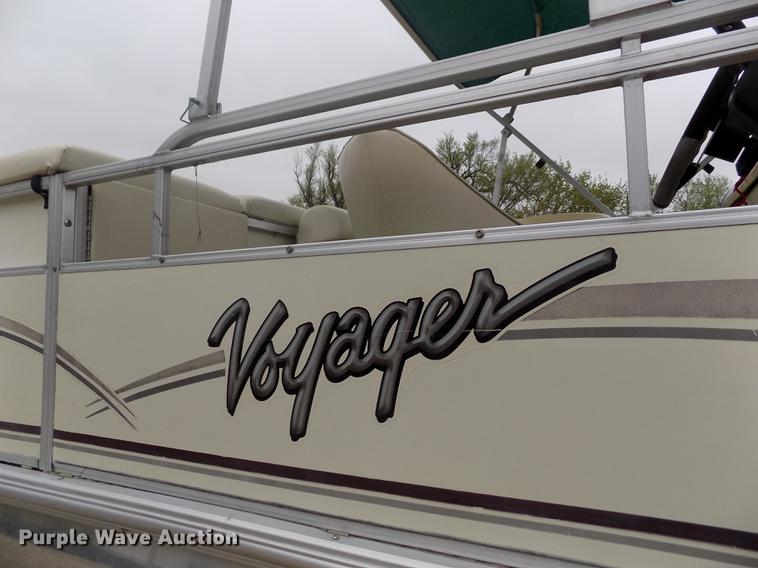image for item DE1164 2005 Voyager pontoon boat