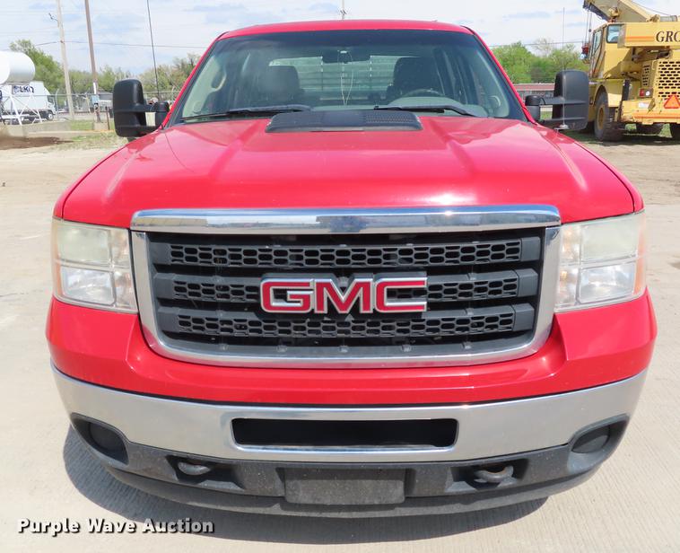 image for item DE3451 2011 GMC Sierra 2500HD Crew Cab pickup truck