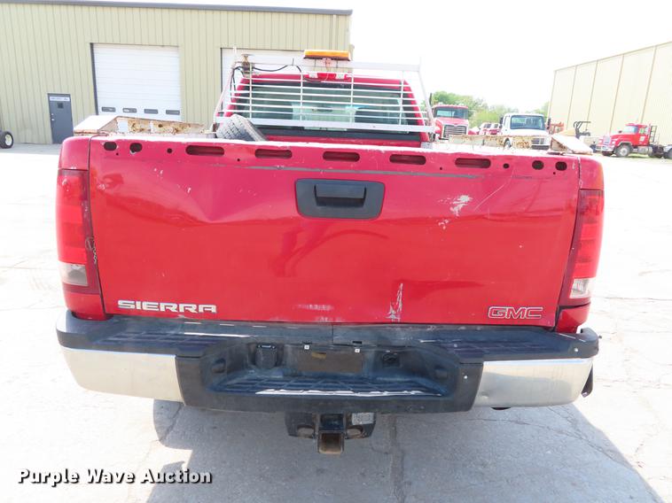 image for item DE3451 2011 GMC Sierra 2500HD Crew Cab pickup truck