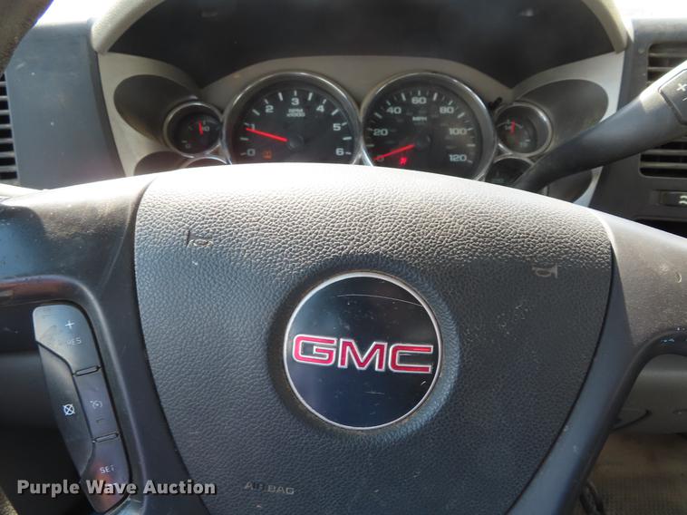 image for item DE3451 2011 GMC Sierra 2500HD Crew Cab pickup truck