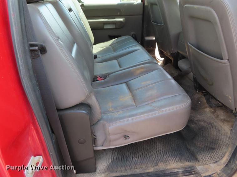 image for item DE3451 2011 GMC Sierra 2500HD Crew Cab pickup truck