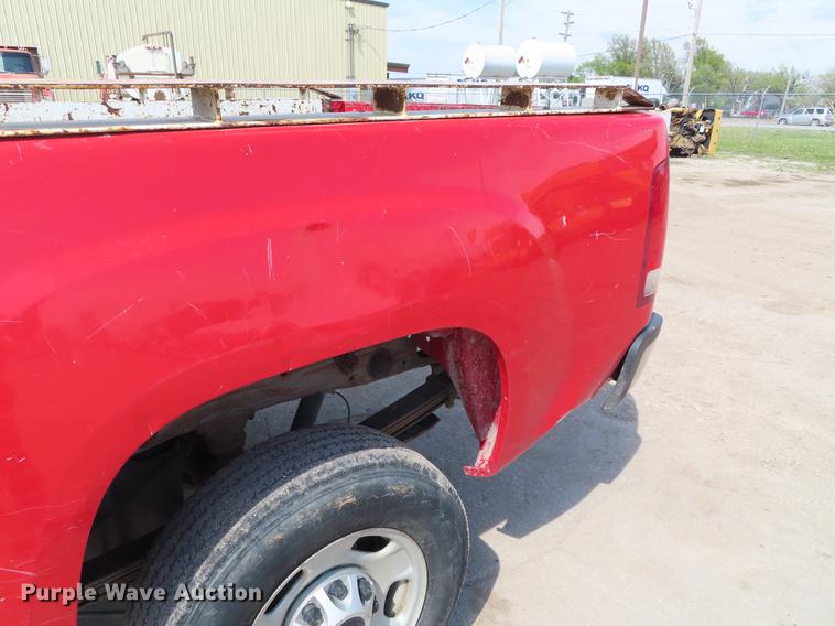 image for item DE3451 2011 GMC Sierra 2500HD Crew Cab pickup truck