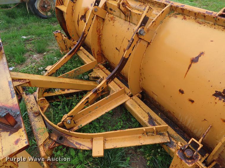 image for item DE3484 Henke snow plow