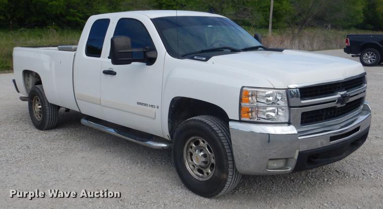 image for item DE3892 2007 Chevrolet Silverado 2500HD Ext. Cab pickup truck