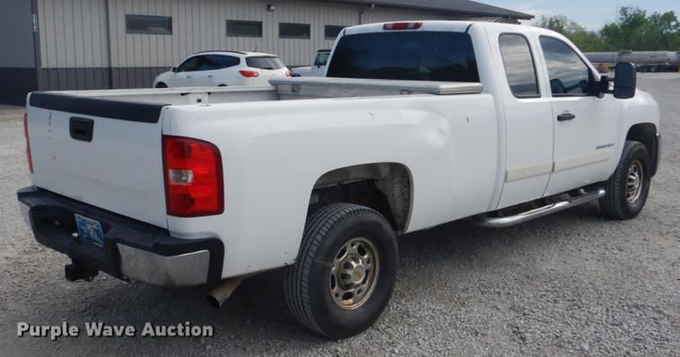 image for item DE3892 2007 Chevrolet Silverado 2500HD Ext. Cab pickup truck