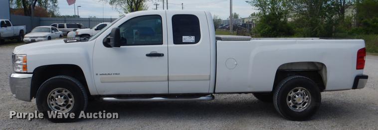 image for item DE3892 2007 Chevrolet Silverado 2500HD Ext. Cab pickup truck