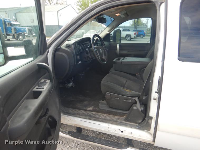image for item DE3892 2007 Chevrolet Silverado 2500HD Ext. Cab pickup truck