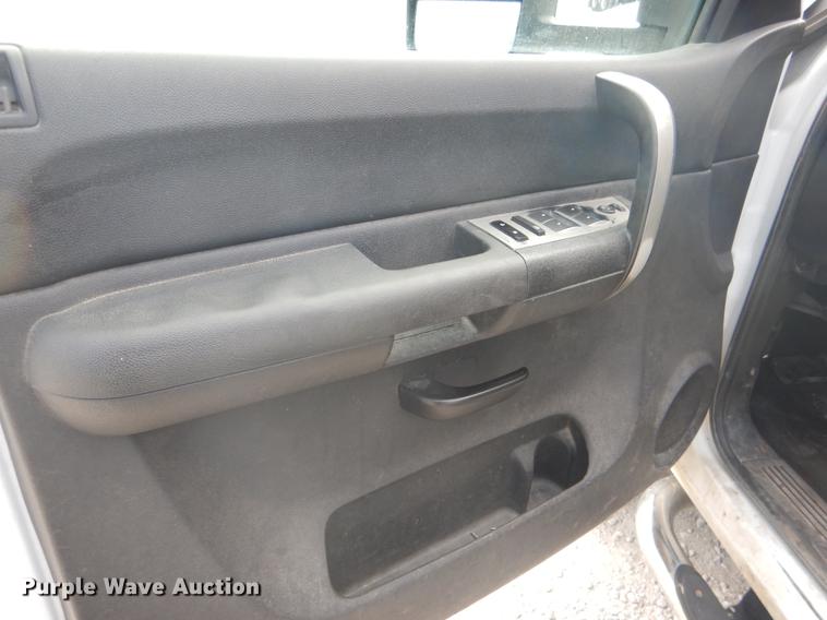 image for item DE3892 2007 Chevrolet Silverado 2500HD Ext. Cab pickup truck