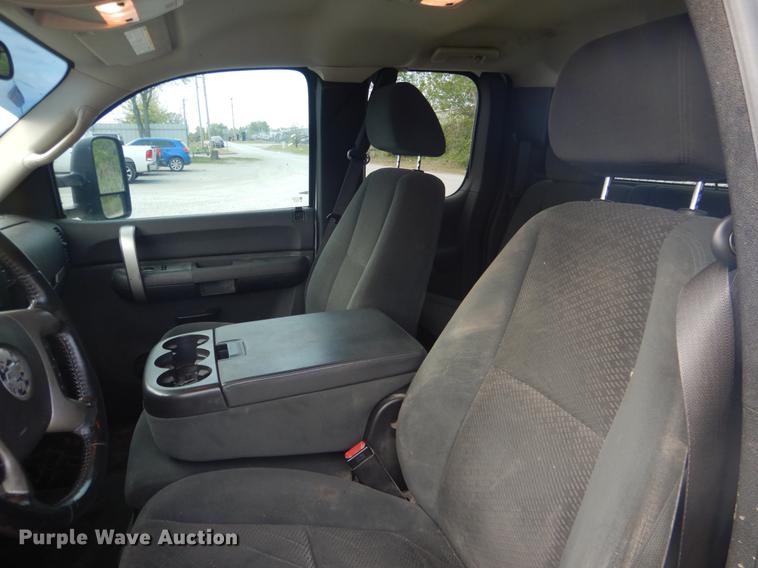 image for item DE3892 2007 Chevrolet Silverado 2500HD Ext. Cab pickup truck