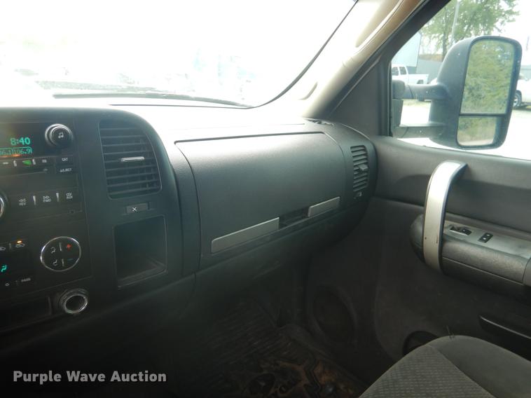 image for item DE3892 2007 Chevrolet Silverado 2500HD Ext. Cab pickup truck