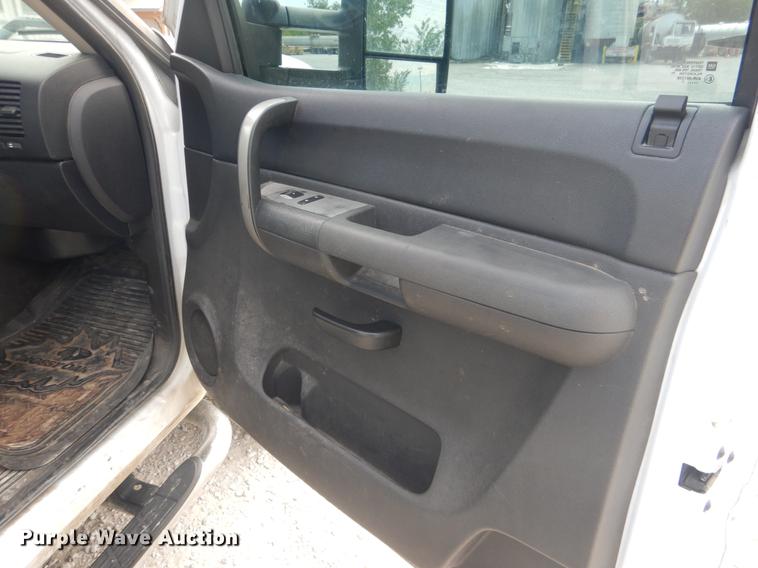 image for item DE3892 2007 Chevrolet Silverado 2500HD Ext. Cab pickup truck