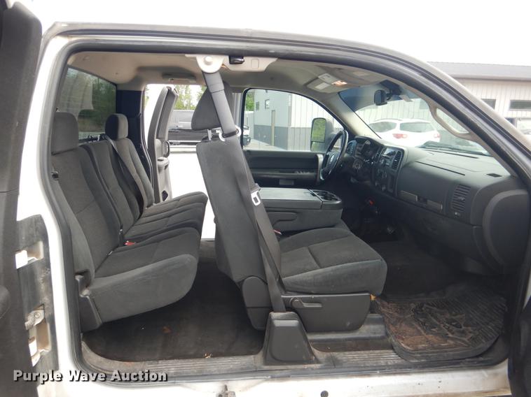 image for item DE3892 2007 Chevrolet Silverado 2500HD Ext. Cab pickup truck