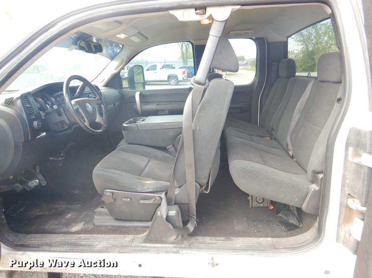 image for item DE3892 2007 Chevrolet Silverado 2500HD Ext. Cab pickup truck