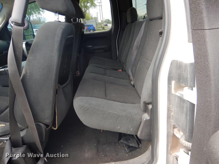 image for item DE3892 2007 Chevrolet Silverado 2500HD Ext. Cab pickup truck