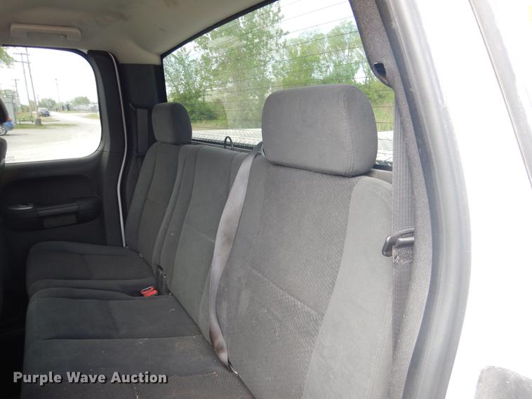 image for item DE3892 2007 Chevrolet Silverado 2500HD Ext. Cab pickup truck