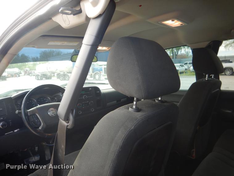 image for item DE3892 2007 Chevrolet Silverado 2500HD Ext. Cab pickup truck