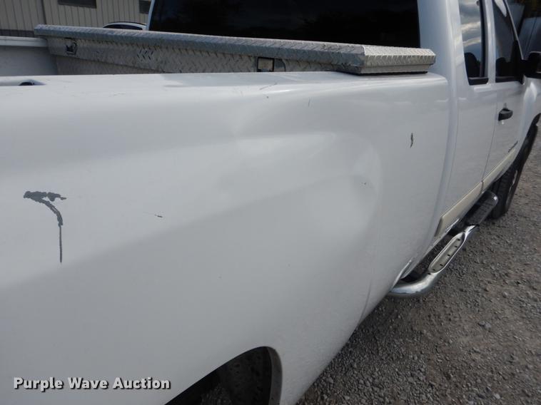 image for item DE3892 2007 Chevrolet Silverado 2500HD Ext. Cab pickup truck