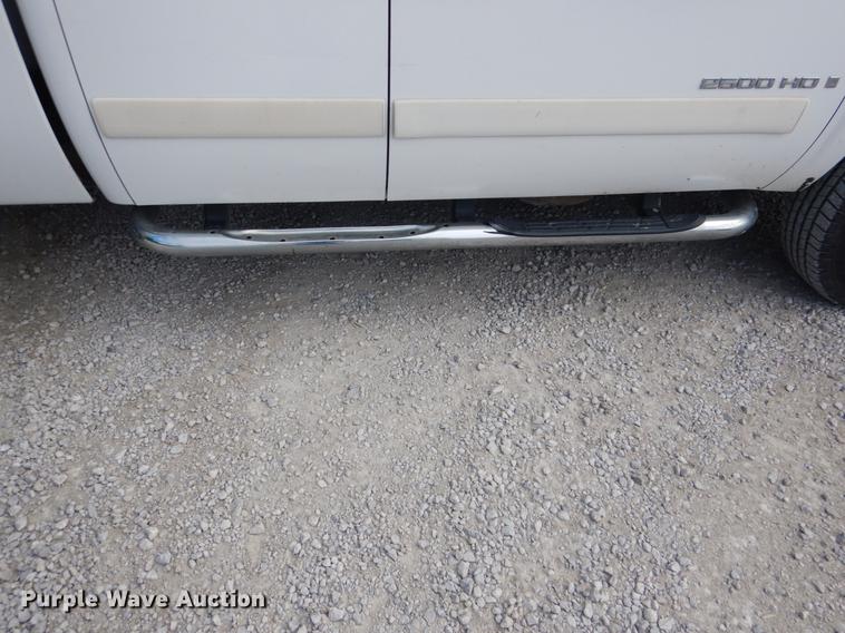 image for item DE3892 2007 Chevrolet Silverado 2500HD Ext. Cab pickup truck