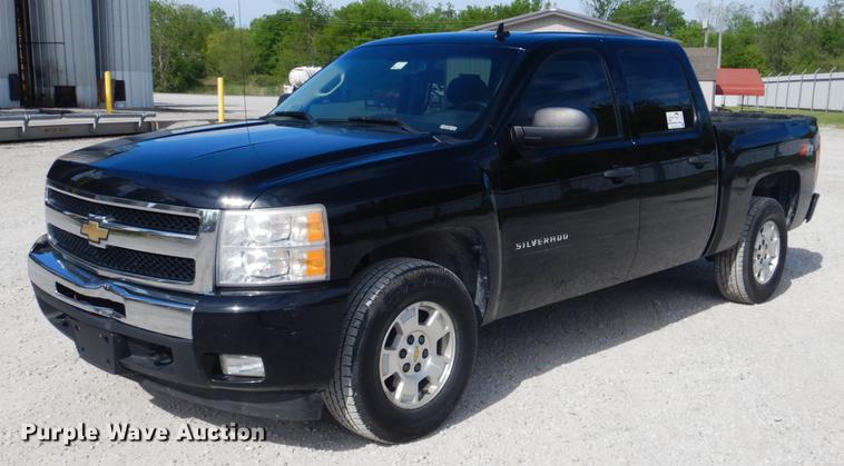 image for item DE3894 2011 Chevrolet Silverado 1500 Z71 Crew Cab pickup truck