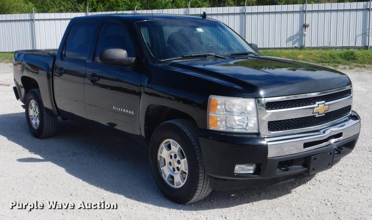 image for item DE3894 2011 Chevrolet Silverado 1500 Z71 Crew Cab pickup truck