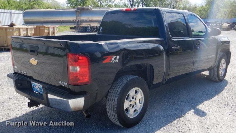 image for item DE3894 2011 Chevrolet Silverado 1500 Z71 Crew Cab pickup truck