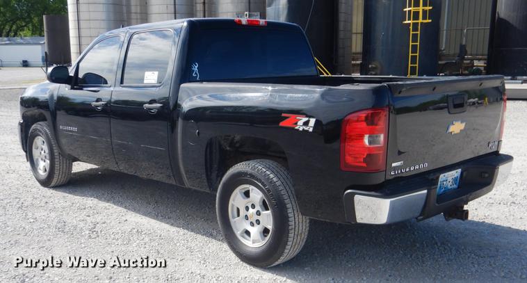 image for item DE3894 2011 Chevrolet Silverado 1500 Z71 Crew Cab pickup truck