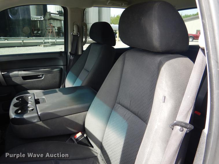 image for item DE3894 2011 Chevrolet Silverado 1500 Z71 Crew Cab pickup truck