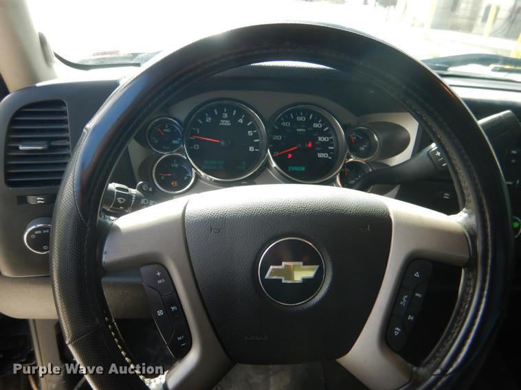 image for item DE3894 2011 Chevrolet Silverado 1500 Z71 Crew Cab pickup truck