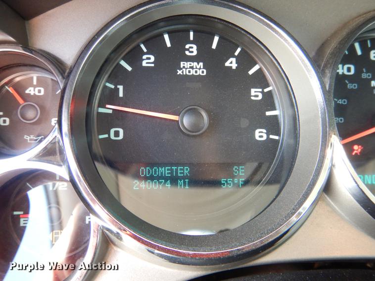 image for item DE3894 2011 Chevrolet Silverado 1500 Z71 Crew Cab pickup truck