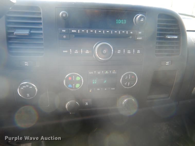 image for item DE3894 2011 Chevrolet Silverado 1500 Z71 Crew Cab pickup truck