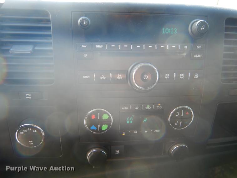 image for item DE3894 2011 Chevrolet Silverado 1500 Z71 Crew Cab pickup truck