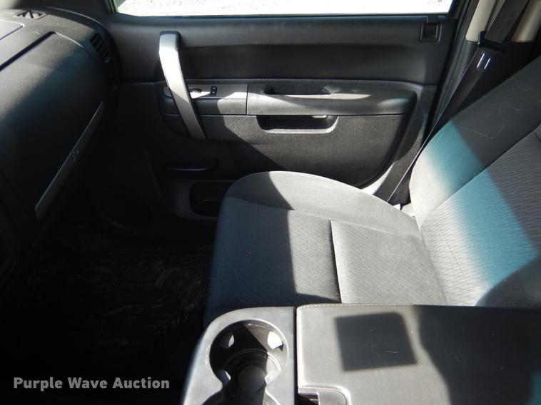 image for item DE3894 2011 Chevrolet Silverado 1500 Z71 Crew Cab pickup truck