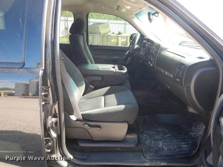 image for item DE3894 2011 Chevrolet Silverado 1500 Z71 Crew Cab pickup truck