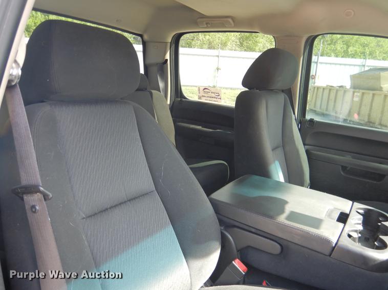 image for item DE3894 2011 Chevrolet Silverado 1500 Z71 Crew Cab pickup truck