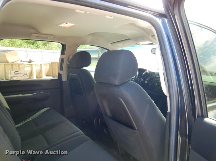 image for item DE3894 2011 Chevrolet Silverado 1500 Z71 Crew Cab pickup truck