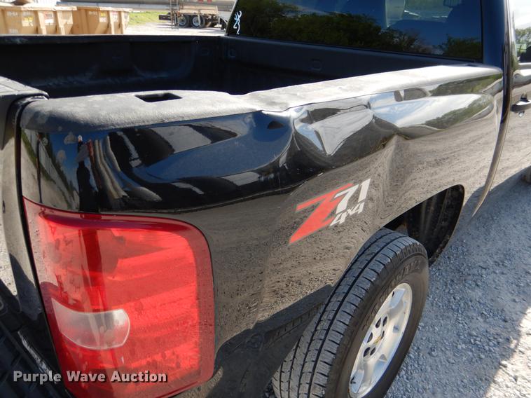 image for item DE3894 2011 Chevrolet Silverado 1500 Z71 Crew Cab pickup truck
