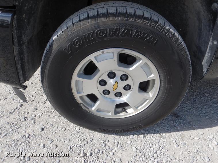 image for item DE3894 2011 Chevrolet Silverado 1500 Z71 Crew Cab pickup truck