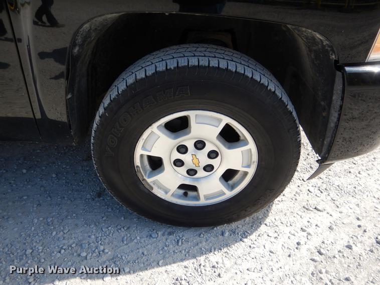 image for item DE3894 2011 Chevrolet Silverado 1500 Z71 Crew Cab pickup truck