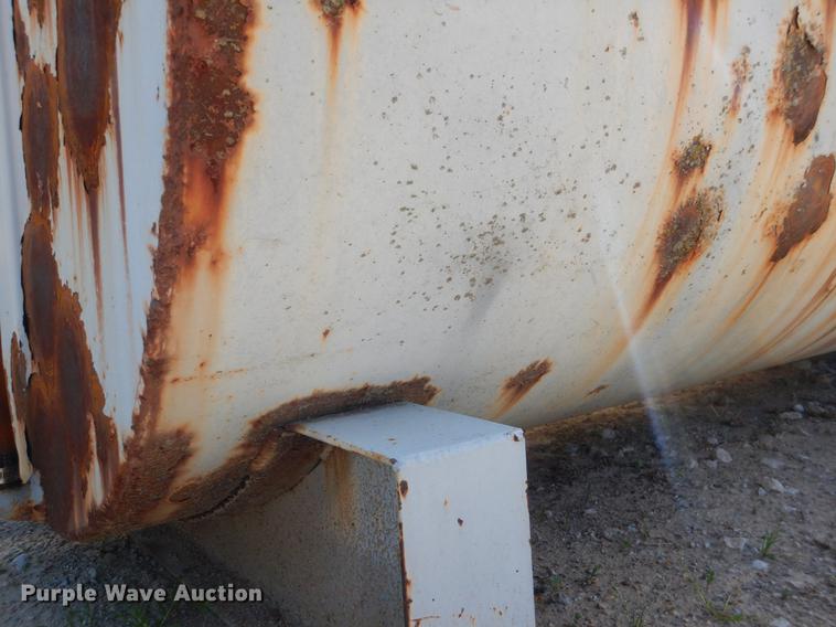 image for item DE3895 Fuel tank