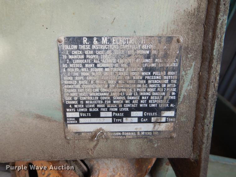 image for item DE3896 (4) hoist cranes