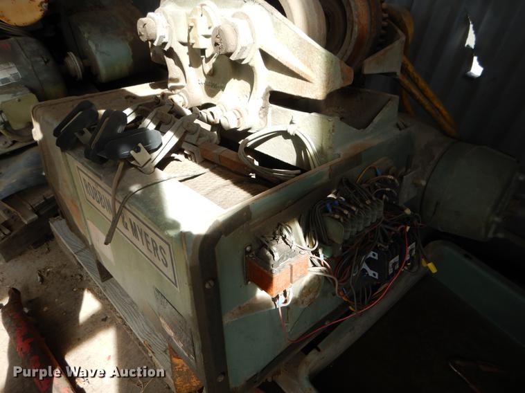 image for item DE3896 (4) hoist cranes