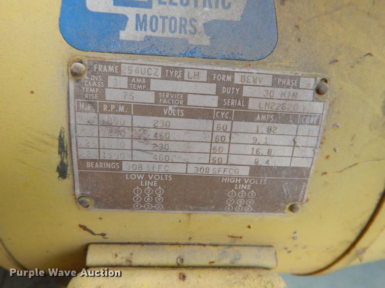 image for item DE3896 (4) hoist cranes