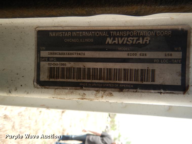 image for item DE3901 1999 International 8100 truck cab and chassis