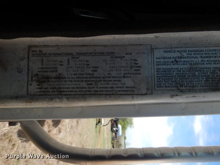 image for item DE3901 1999 International 8100 truck cab and chassis