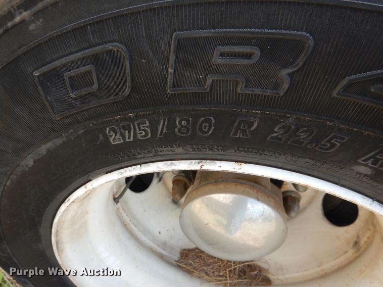 image for item DE3901 1999 International 8100 truck cab and chassis